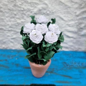 DIY Rose Garden Kit – 1:12 Scale for Dollhouses