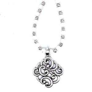 Brighton Swirl Pendant Necklace - White Beaded Women’s Jewelry bild 1