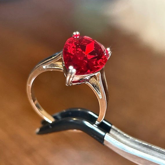 Teardrop Shaped Ruby Color Stone Ring - image 4