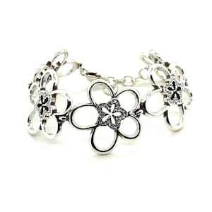 Brighton Silver Tone Crystal Daisy Flower Link Bracelet Heart Charm Clasp image 1