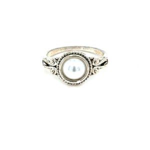 Silver Pearl Ring