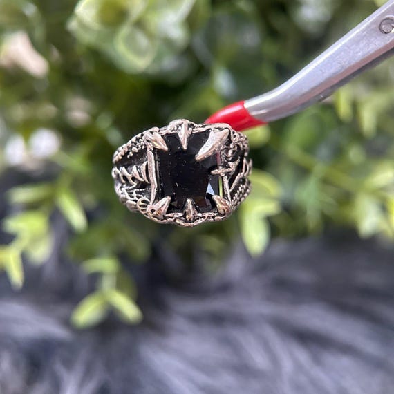 Silver Clawed Black Stone Ring - image 2