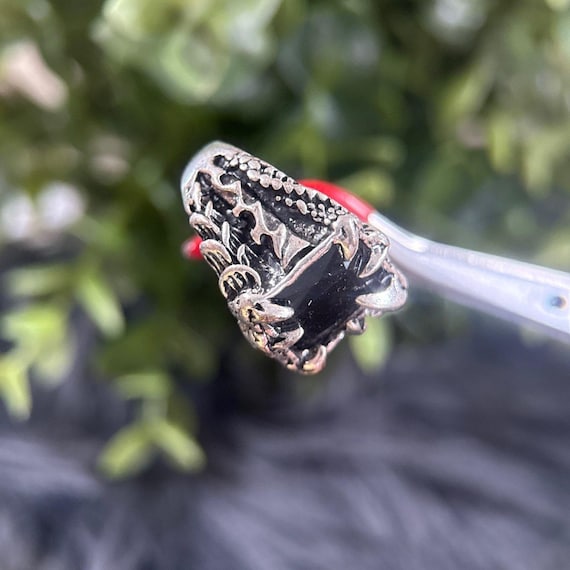 Silver Clawed Black Stone Ring - image 4