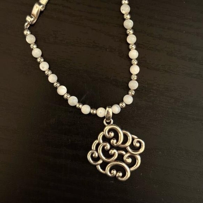 Brighton Swirl Pendant Necklace - White Beaded Women’s Jewelry bild 3