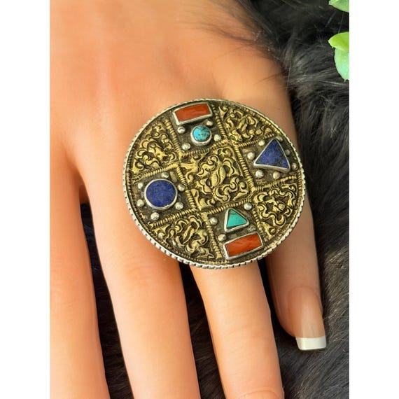 Vintage Gorgeous Statement Ring - image 10