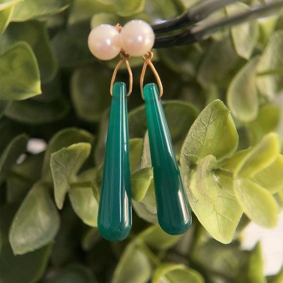 14k Green Drop Pearl Earrings - image 6