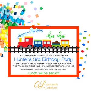 K&ouml;nnte beinhalten: Eine bunte Zug-Geburtstagseinladung mit einem roten, blauen, gelben und gr&uuml;nen Zug auf einem schwarzen Gleis. Der Text lautet "CHUGGA CHUGGA choo choo ALL ABOARD THE BIRTHDAY EXPRESS TO Hunter's 3rd Birthday Party SATURDAY, MARCH 5TH | 12:00PM TO 3:00PM THE TRAIN STATION | 123 MAIN STREET | BALTIMORE, MD RSVP BY FEBRUARY 25TH TO ASHLEY AT 123.456.7800 Lunch will be served AL memorable creations"