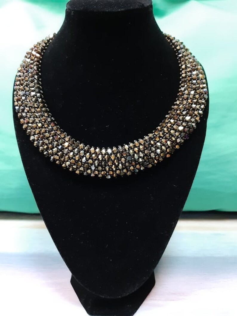 the necklace is gray green beads green Bicone Necklace jewelry on the neck wedding necklace Ukrainian beads necklace of gold crystals
