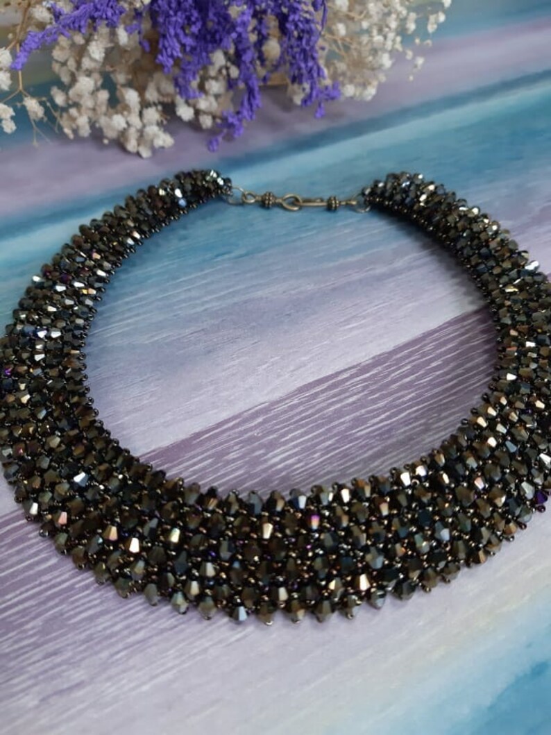 the necklace is gray green beads green Bicone Necklace jewelry on the neck wedding necklace Ukrainian beads necklace of gold crystals