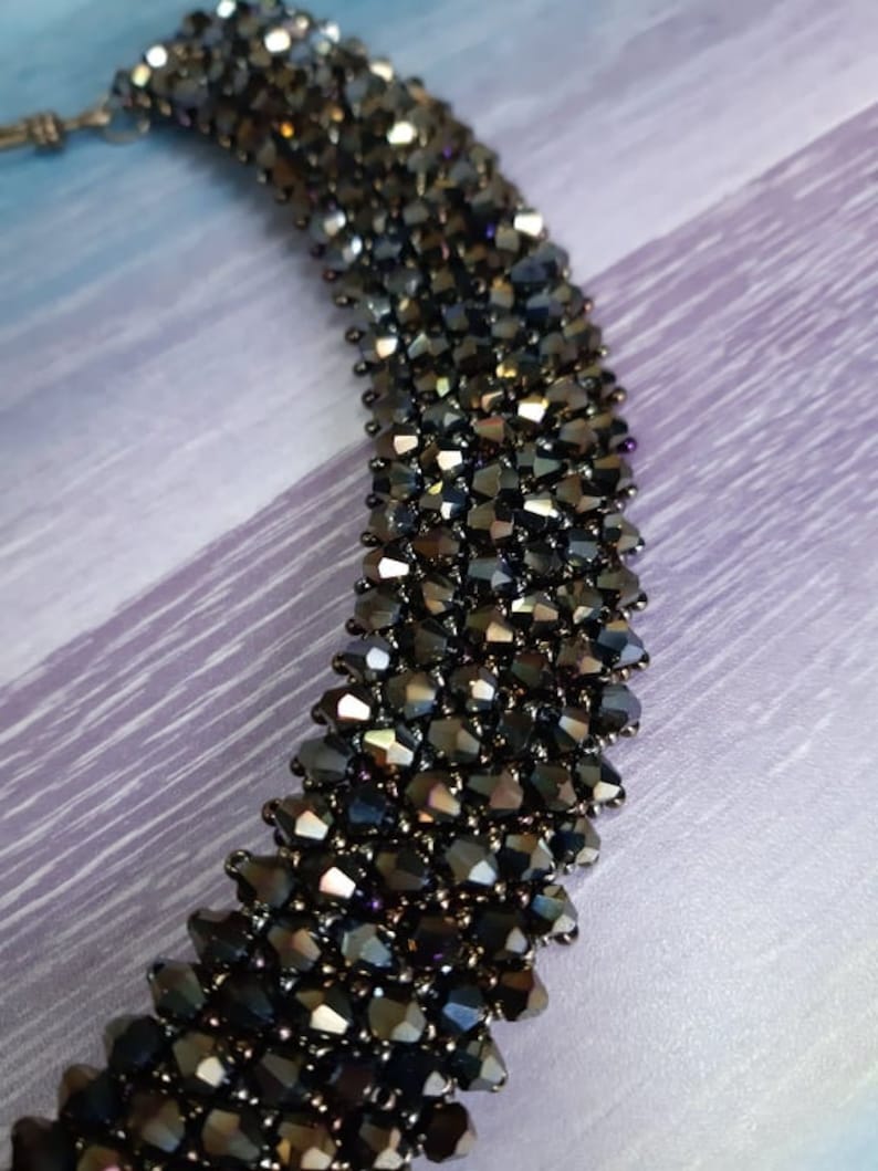 the necklace is gray green beads green Bicone Necklace jewelry on the neck wedding necklace Ukrainian beads necklace of gold crystals