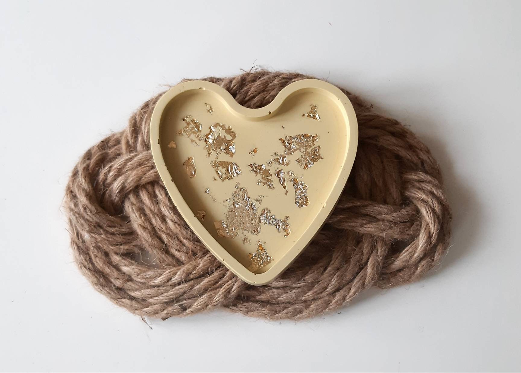 Vide Poche Cœur en Jesmonite