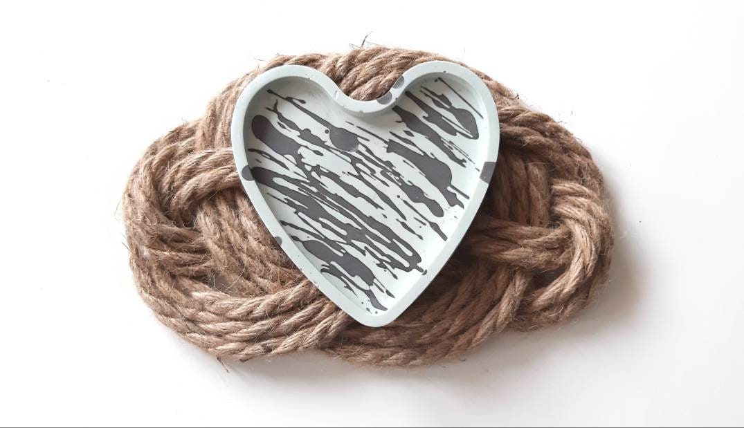 Vide Poche Cœur en Jesmonite