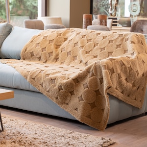 Australian Lamb Fur Throw: Beige Sheepskin Blanket