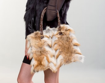Red Fox Fur Shoulder Bag: Leather Accents