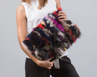Clutch de piel de zorro multicolor con detalles de piel auténtica