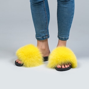 Zitronen Fuchs Fellspangen: Flauschige Sandalen mit Gummisohle
