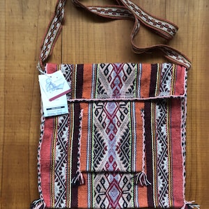 CH'USPA PITUKISKA Peruvian traditional shoulder bag Handwoven shoulder bag Traditional Handwoven Andean Bag Traditional Andean Bag image 4