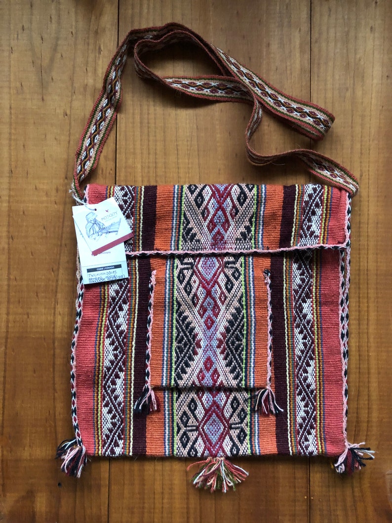 CH'USPA PITUKISKA Peruvian traditional shoulder bag Handwoven shoulder bag Traditional Handwoven Andean Bag Traditional Andean Bag image 4