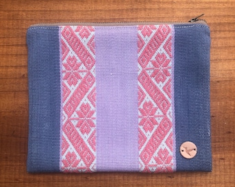 ESTALLA, Handwoven Peruvian Textile Pouch: Organic Wool Zipper Bag