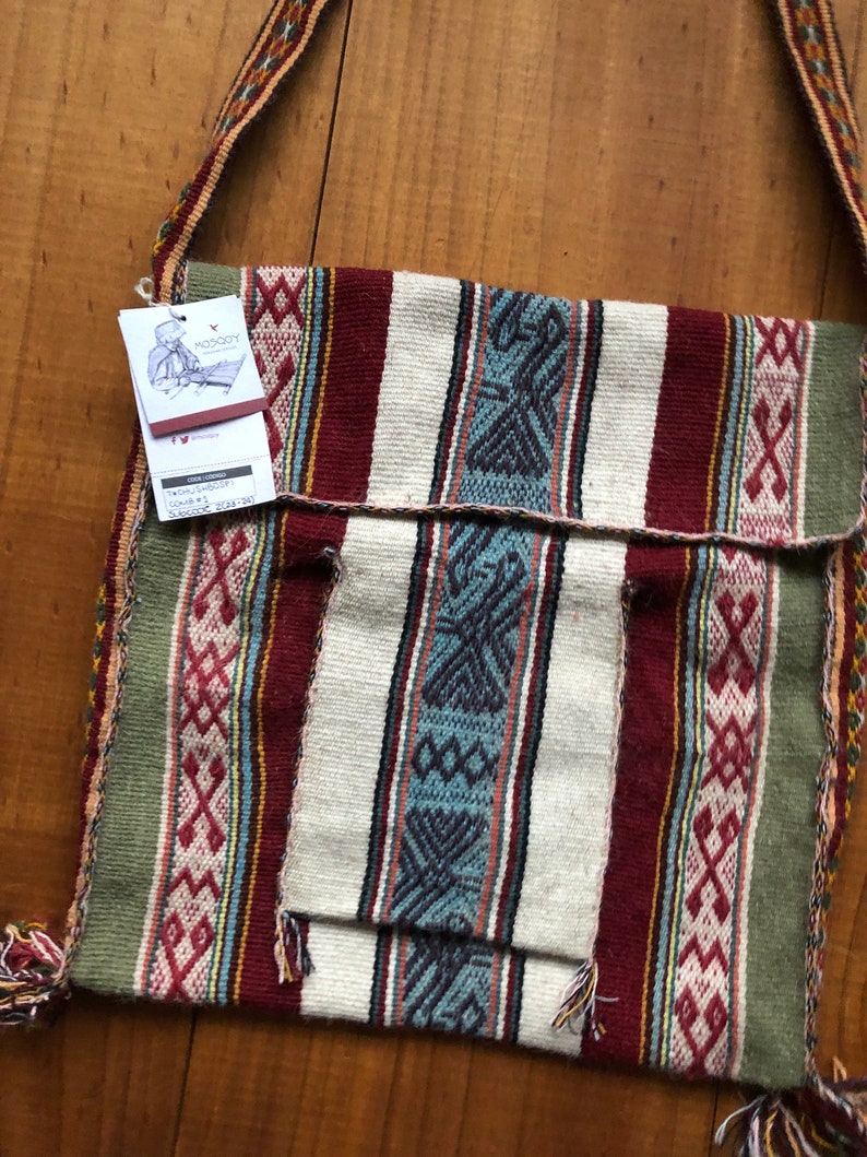 CH'USPA PITUKISKA Peruvian traditional shoulder bag Handwoven shoulder bag Traditional Handwoven Andean Bag Traditional Andean Bag image 2