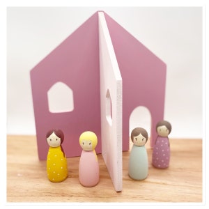 Peg doll family and play house