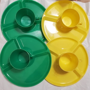 Vintage Steri-lite Hard Plastic Picnic Ware Dishes Set of 4