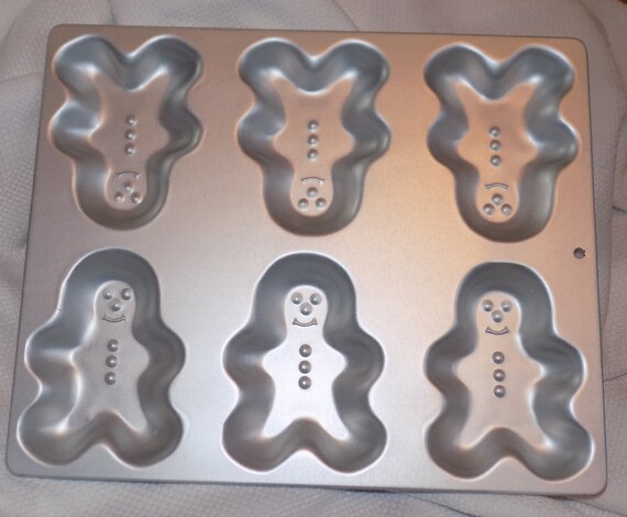 Vintage Used Wilton Mini Gingerbread Boy ( Man) Cake Pan