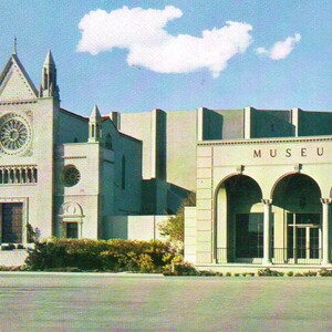 Vintage Unused Post Card Hall of the Crucifixion and Museum in Forest Lawn Memorial Park, Los Angeles, CA