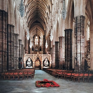 Vintage Unused The Nave, Westminister Abbey, London, England Post Card