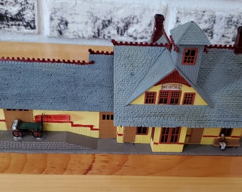 Vintage POLA HO Scale Train  Station / Depot, W German