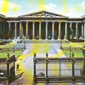 Vintage Unused British Museum, London, England Post Card. 1976