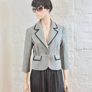 90&#39;s Simon Jeffrey Women&#39;s blazer. Grey with black jacket. Size Medium