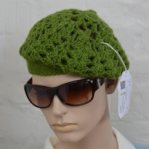 Handmade crochet Green hat, Wool beret, winter hat, winter beret, knitted beret.