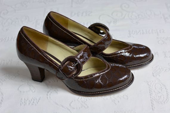 clarks leather pumps
