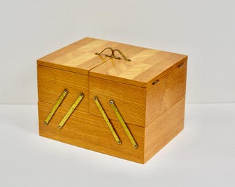 Vintage Wooden Sewing Box: Folding Accordion Jewelry Storage