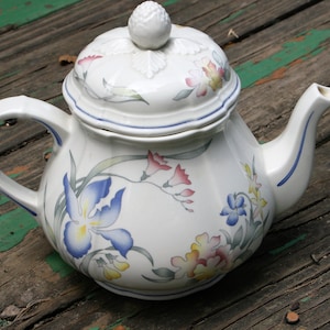 Villeroy & Boch Riviera Teapot and Lid