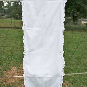 Crocheted Tablecloth / Table Runner