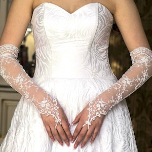 Bridal gloves wedding gloves lace pearls glass beads white ivory