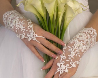 Bridal gloves wedding gloves lace pearls glass beads ivory S/meter