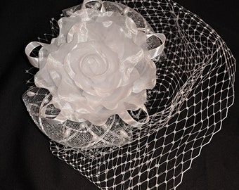 Hochzeit Braut  Fascinator Braut Haarschmuck Organza Rose Blume Schleier Perlen Weiß