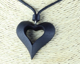 Pendentif coeur, collier coeur en bois, collier coeur, pendentif sculpté à la main, collier en bois, bijoux coeur