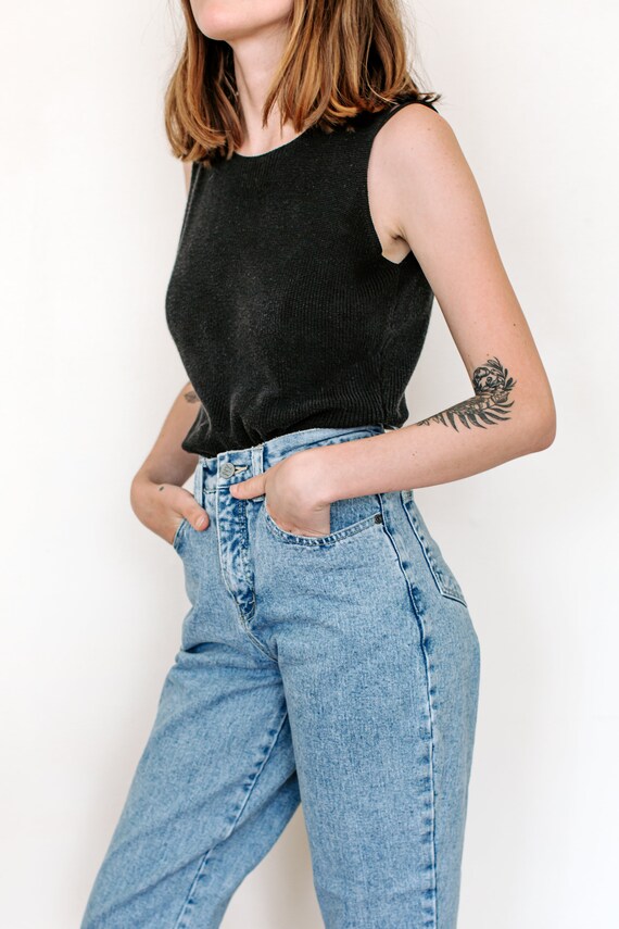 High-Waisted Jeans