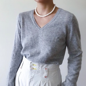 Vintage Kaschmir Pullover Y2K Grau Minimalist Kaschmir V-Ausschnitt Langarm Capsule Garderobe Größe S/M
