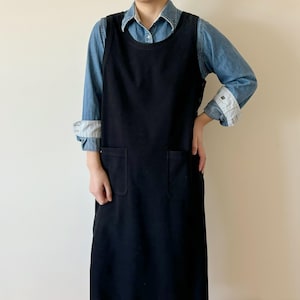 vintage jumper dress overall dress pinafore dress midi dress apron dress black minimalist capsule wardrobe 90s retro vintage style size S