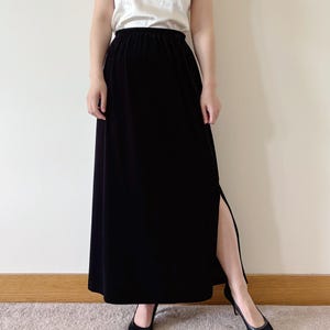 vintage skirt velvet skirt black Made in USA pencil skirt straight skirt minimalist capsule wardrobe 90s retro vintage style size M/L