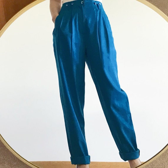 【SHALOM】24FW STRETCHING PLEATS PANTS BLUE STRETCHING PLEATS PANTS in blue