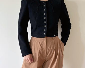 Chaqueta de lana vintage, blazer de lana, lana hervida, lana afieltrada, negra, minimalista, armario cápsula, con botones, corta, Geiger, hecha en Austria, talla S