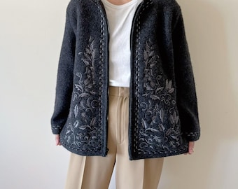 vintage wool jacket wool coat wool blazer gray 90s minimalist capsule wardrobe felted wool embroidered floral vintage style size M/L