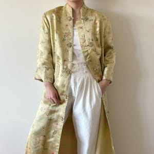 vintage oriental robe silky robe silk jacket Chinese style gold embroidered traditional brocade duster kimono vintage coat size S/M