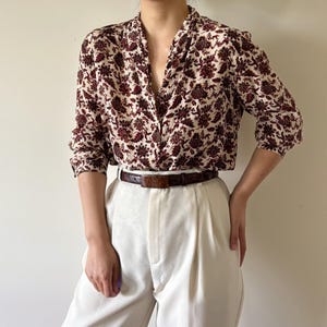 vintage silk blouse silk shirt silk top floral beige red white 90s retro vintage style button down secretary blouse minimalist size S